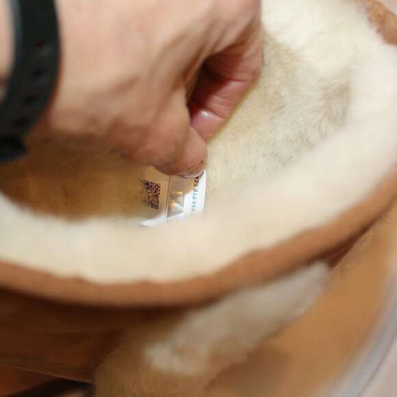 NEW UGG WOMEN'S SUNDANCE TALL SUEDE SHEARLING LINED WINTER BOOTS CHESTNUT - Picture 5 of 7